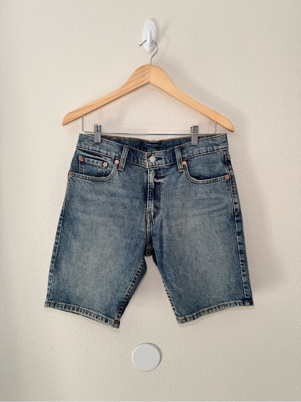 Levi's Men's Denim Shorts in Washed Blue size 30w